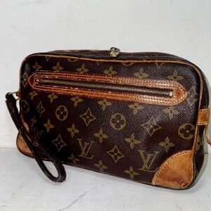 Auth Louis Vuitton wristlet clutch